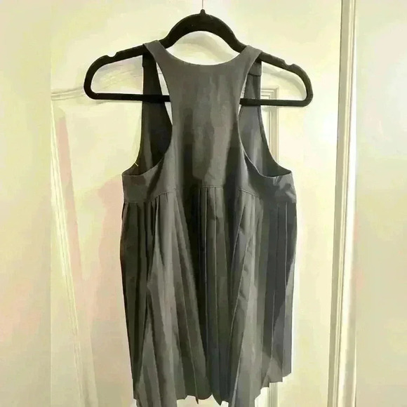 Athleta Swing Forward Pleated Tank - Picture 4 of 4